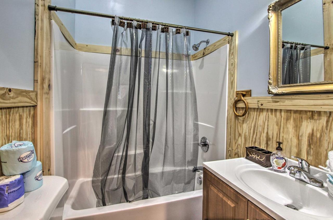 The Phoenix Cabin With Hot Tub In Gatlinburg! Екстер'єр фото
