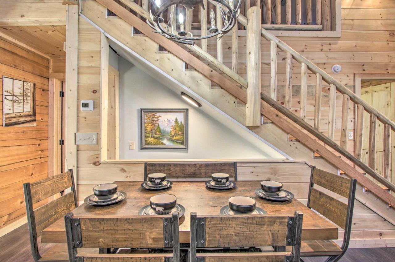 The Phoenix Cabin With Hot Tub In Gatlinburg! Екстер'єр фото